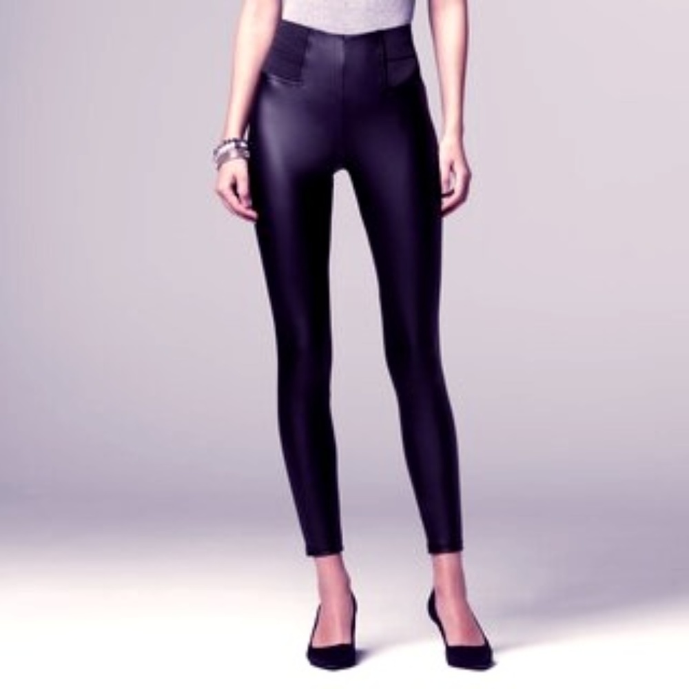 Simply Vera Faux leather leggings